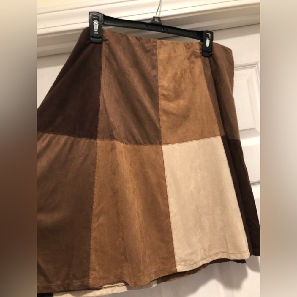 🆕 faux suede Skirt size XLP fully lined waist measures 40W/24Lvery soft